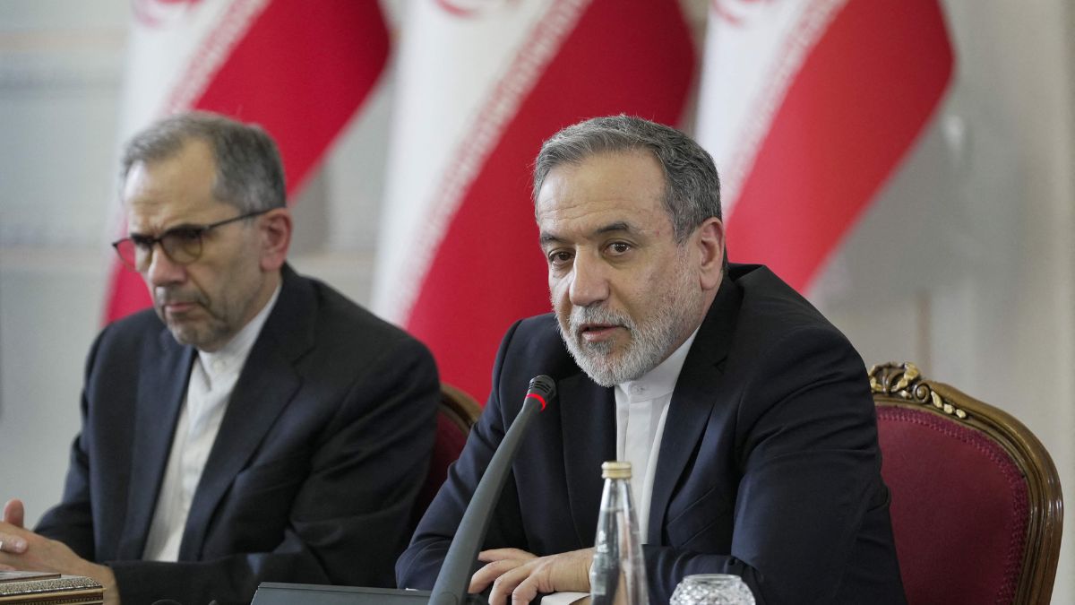 Iranian FM Abbas Aragchi sends US a dark message with a symbolic flight to Oman. See flight data